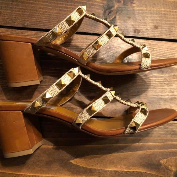 Valentino Rockstud Slide Sandal - Picture 8 of 10